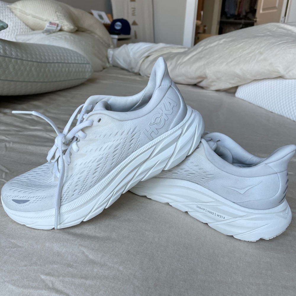 Hoka One Clifton 8